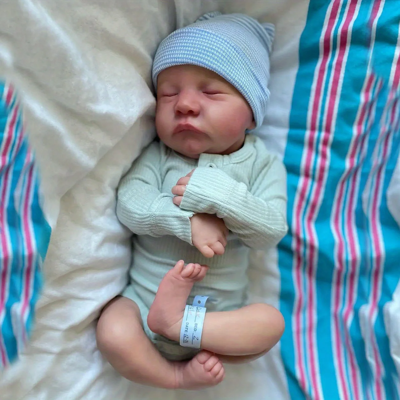 BZDOLL Weiche Stoffpuppe Levi Asleep 45cm 18 Zoll Reborn-Babypuppe mit 3D-bemalter Haut, sichtbaren Venen und Vinyl-Gliedmaßen, Anziehpuppe, Kunstspielzeug