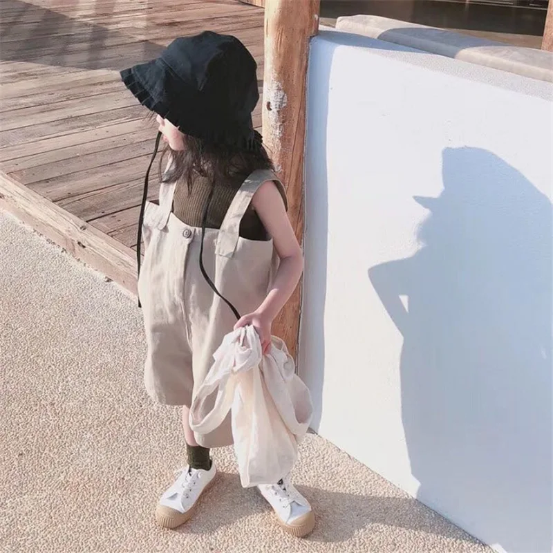 

Girls' outfit: sleeveless vest with stylish overalls26New summer children's clothing wholesale3-9Years Old