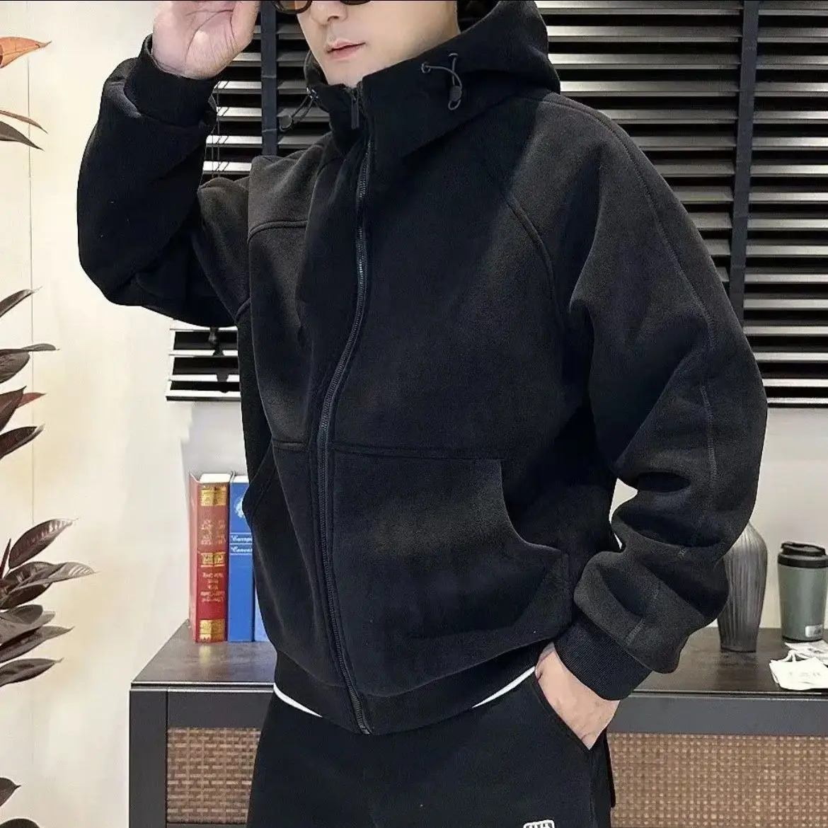New Autumn and Winter Thickened Sports Zipper Jacket High Street Hooded Fashion New Fashion Brand Sweatshirt Couple Men