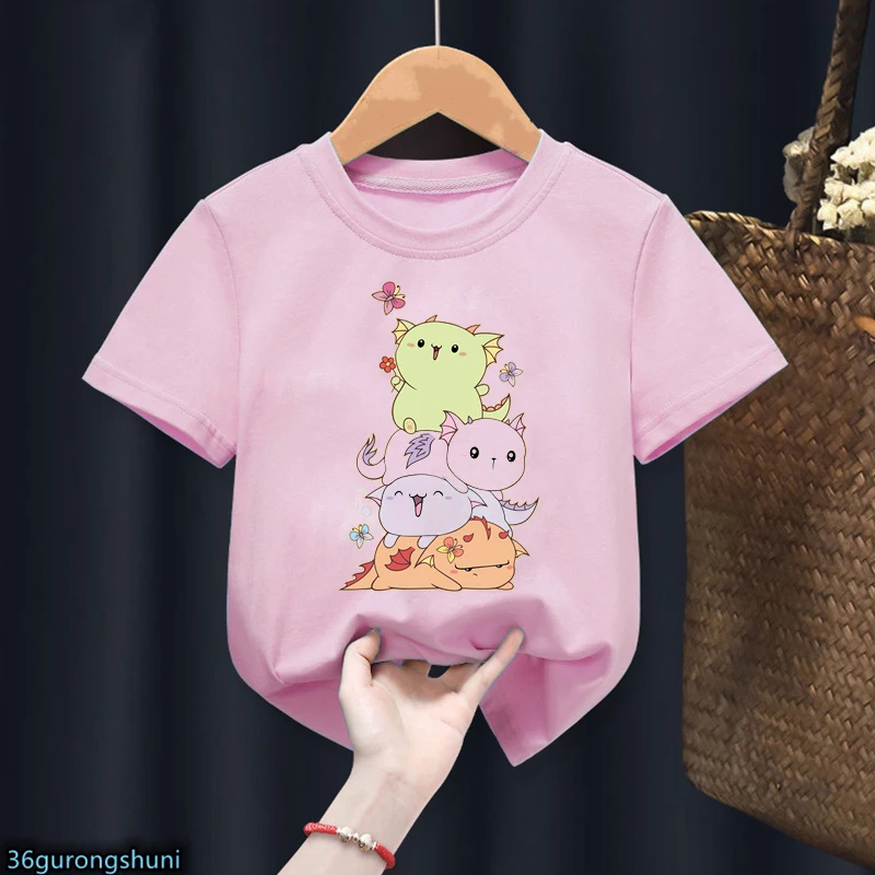 

Newly Girls T-Shirts Cute Kitty Dragon Eating A Strawberry Cake Cartoon Print Young Children Tshirts Fashion Kids Pink Clothes