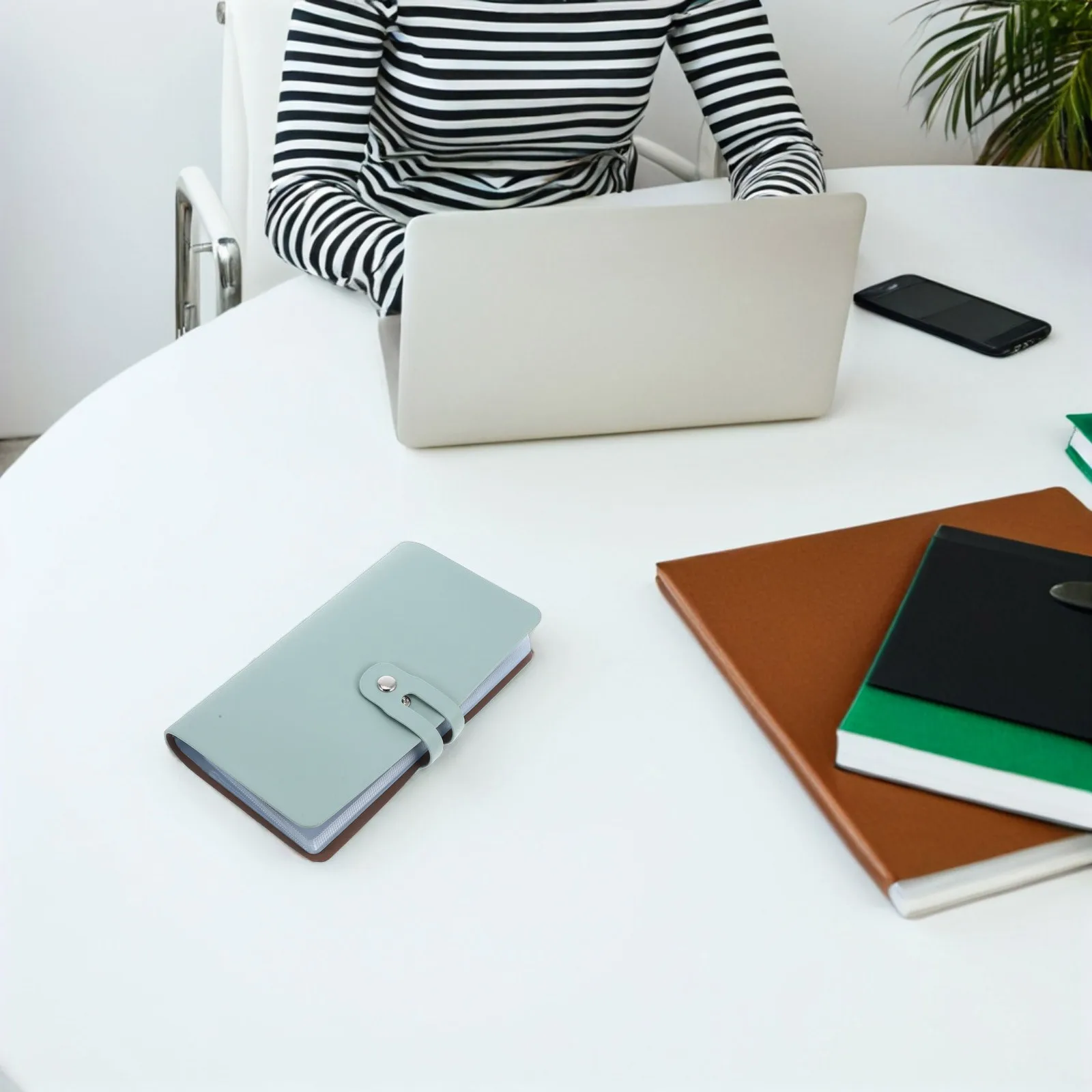 حافظة حامل بطاقات عمل أنيقة مع تصميم مدمج بسعة كبيرة للإدارة وحامل بطاقات متعدد سهل الحمل