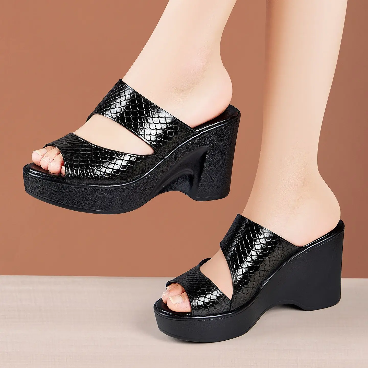 

Модные элегантные туфли на платформе 8,5 см с толстой подошвой, летние кожаные шлепанцы на высоком каблуке 2026 для офиса, модель для повседневной носки