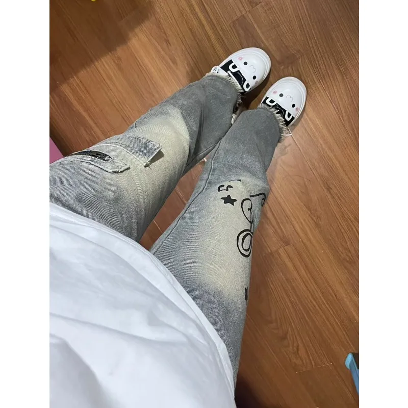 日本のサブカルチャー風プリントジーンズ ストリートレトロ原宿風ワイドレッグパンツ レディース ハイウエストファッション ファーデザイン カーゴパンツ