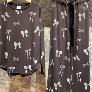 Set weiblicher Schlafzimmerpyjama, Spitzenbettwäsche (mit Etiketten) 8 Hauptverkaufs -Pyjama für ältere Frau - №5