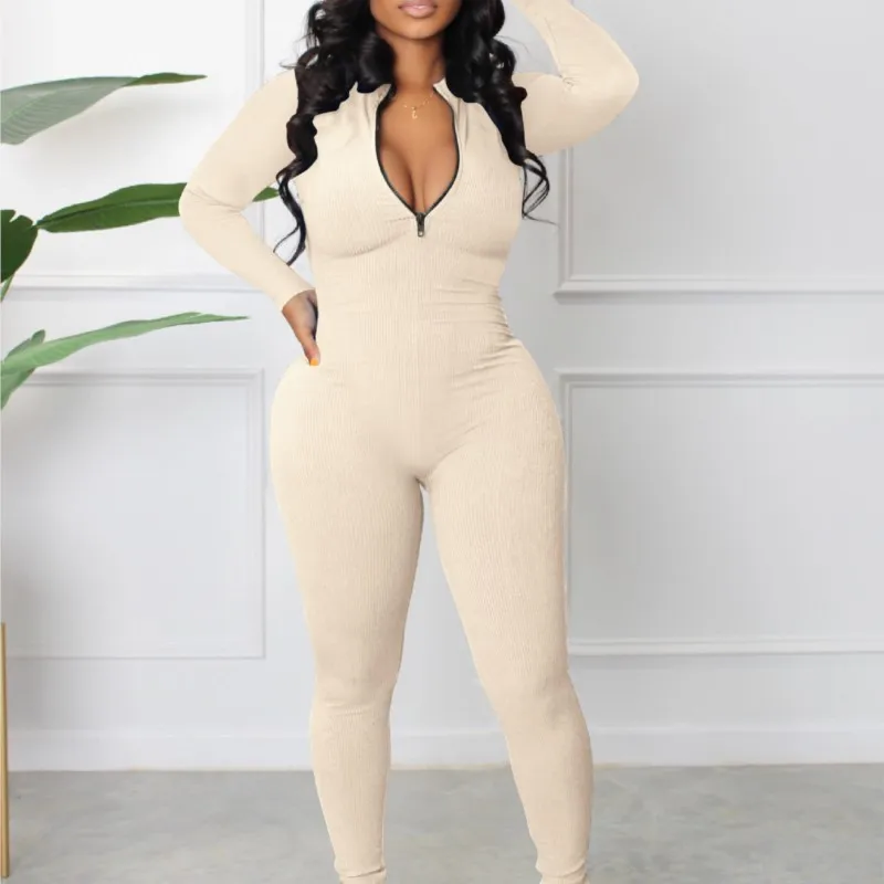 بدلة قفز مضلعة بلون سادة للنساء بأكمام طويلة بتصميم سحاب نحيف غير رسمي نمط رياضي مجموعة خريف جديدة Macacão Feminino