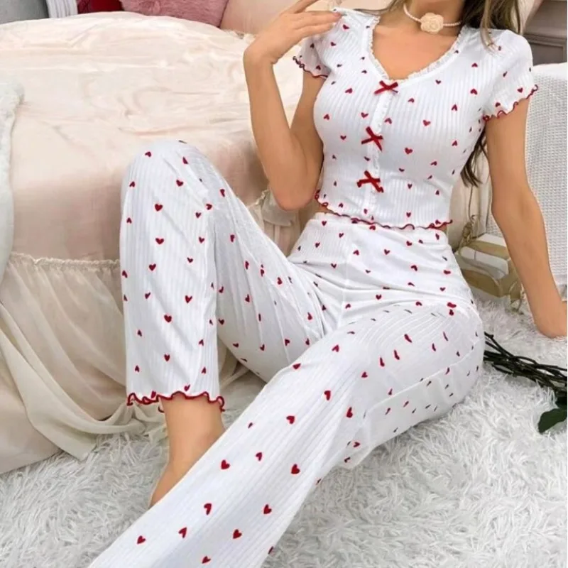 

Ladies' Pajama Set with Printed Heart V-neck Long-sleeved Pajama Top and Long Pants, Suitable for Wearing Outside Two-piece Set.