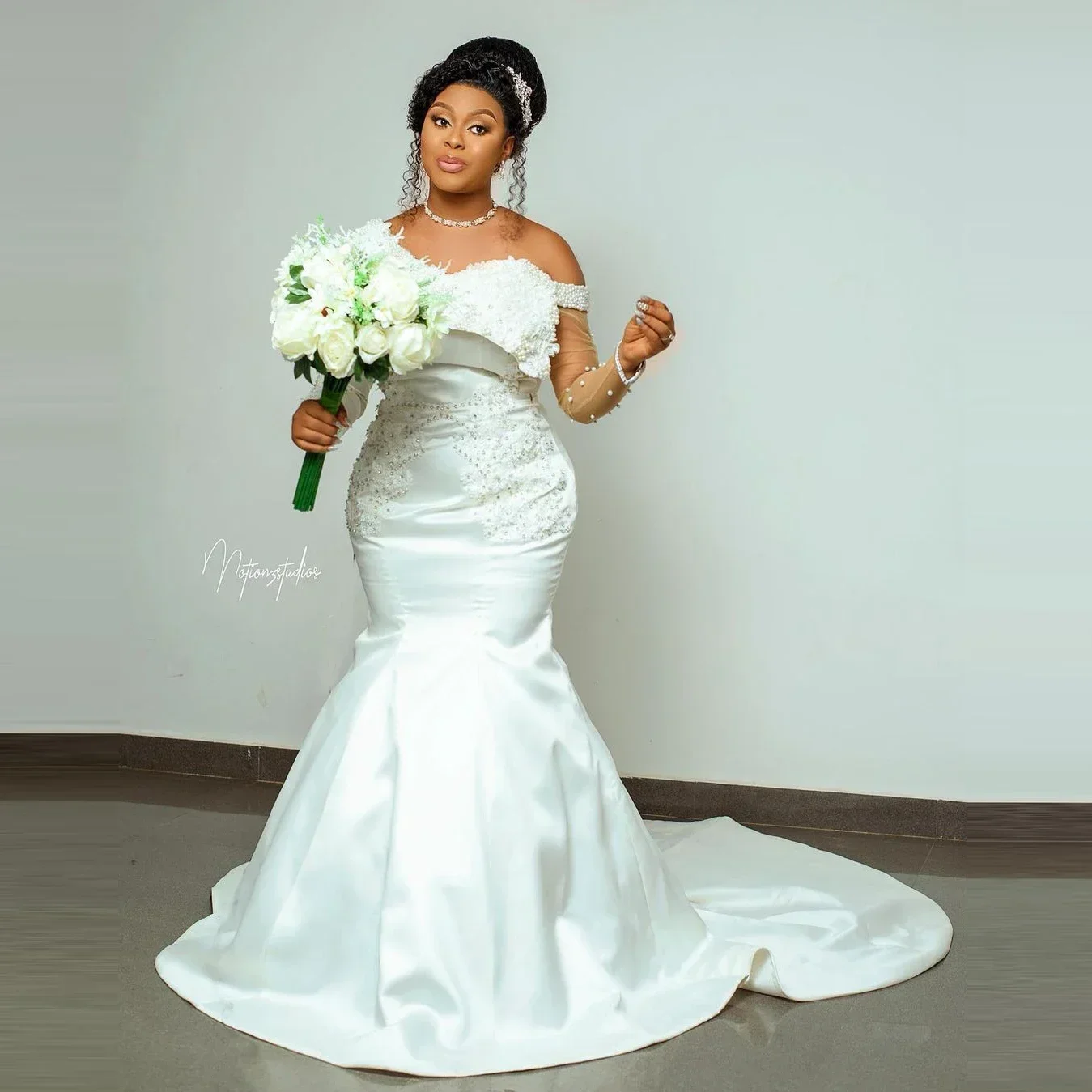 Personalizado fora do ombro apliques pérolas vestido de casamento trem varredura vestido noiva sem costas sereia vestidos de noiva