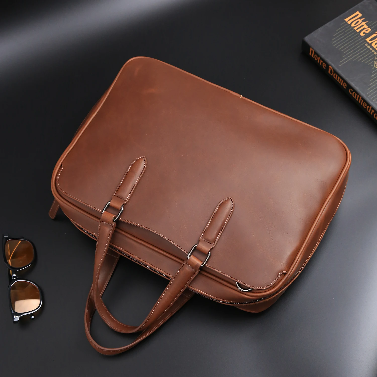 Brown Vintage Briefcase Business Documents 13-14 Inch Laptop Bag Can Be A Single Shoulder Messenger Bag