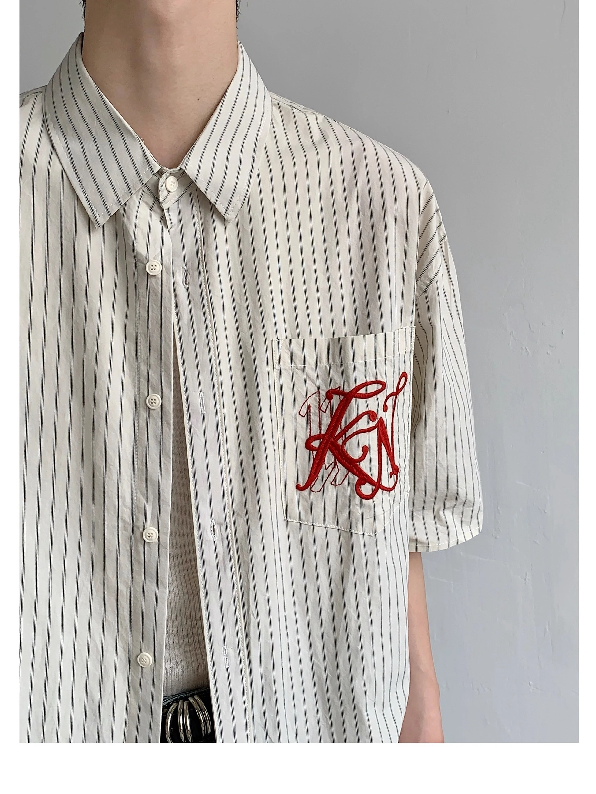 

Летняя повседневная свободная мужская футболка с винтажной вышивкой в полоску, откидным воротником, дышащая, из смесового полиэстера и хлопка