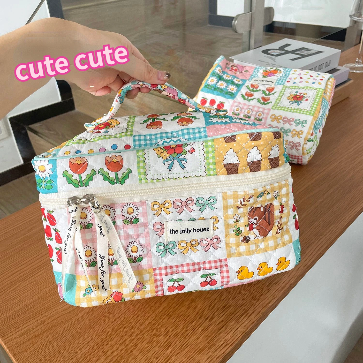 Cute Cartoon Women\'s Cosmetic Bag Sweet Lovely Printed Ladies Travel Storage Bags Large Capacity Female Make Up Case Handbags