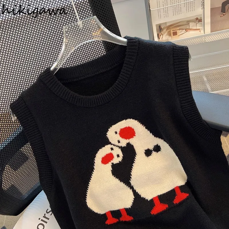 Cartoon Duck Vest Sweater Women Clothing Sleeveless Fashion Casual Tanks 2023 Ropa Mujer Korean Knitting Vintage Crop Tops 7n039