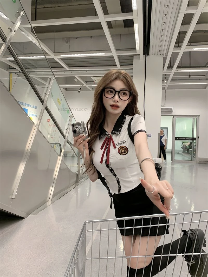 Nuova camicia uniforme scolastica in stile American Academy Hot Girl Fashion Patchwork Jk UNIFORM Gonna corta a pieghe scozzese dolce e versatile