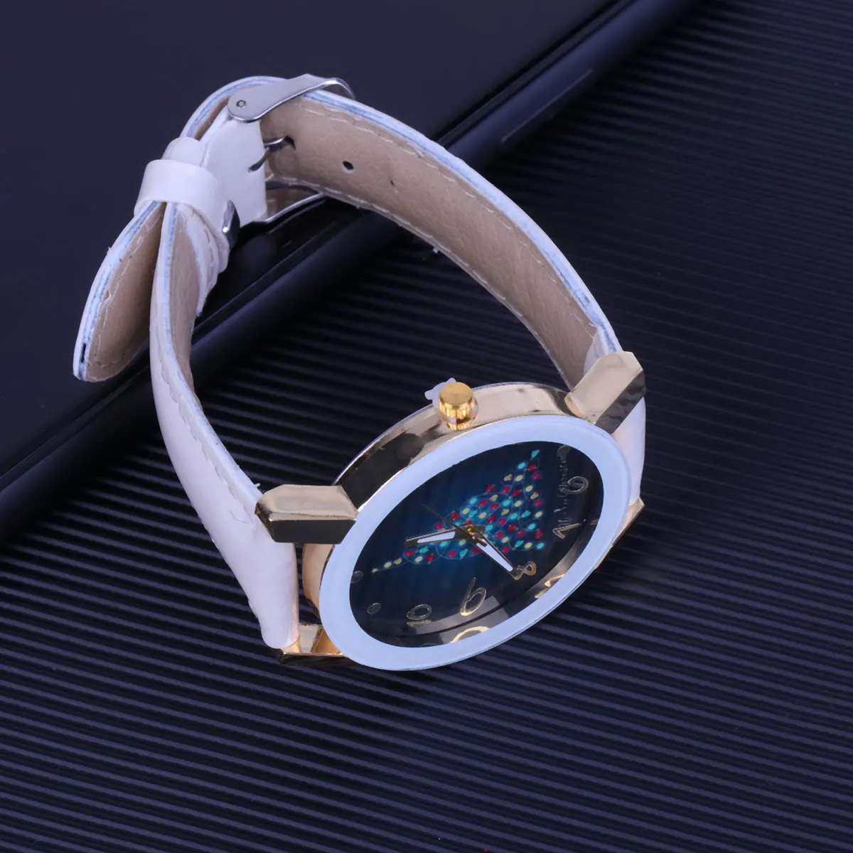 

Fashion Women Quartz White Simplicity Durable Adjustable Strap Elegant Pu Women Watch Design Birthday Gift New Year