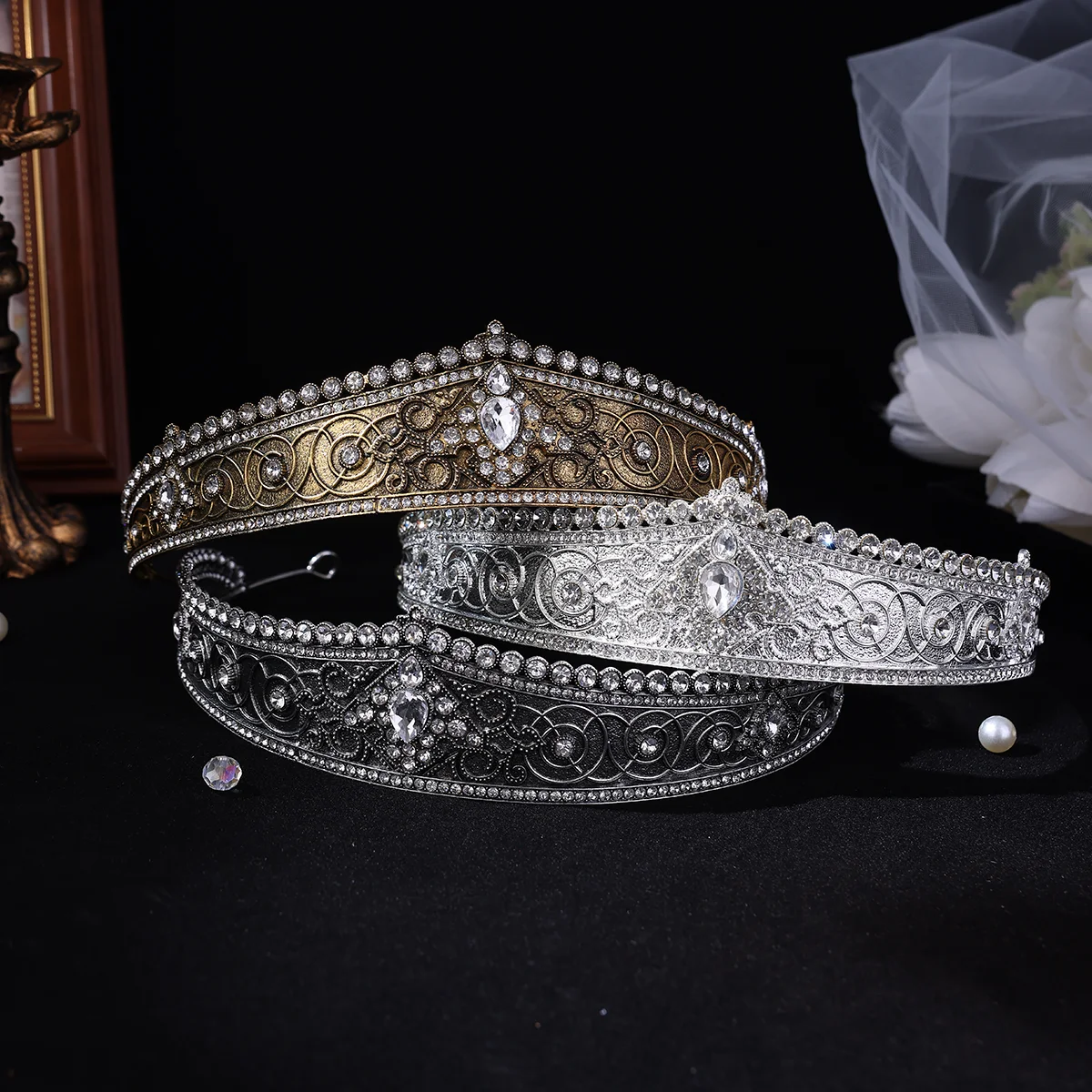 1 Vintage Gold Baroque Bridal Headpiece – Exquisite Openwork Teardrop Crystal Crown, Suitable for Formal Occasions