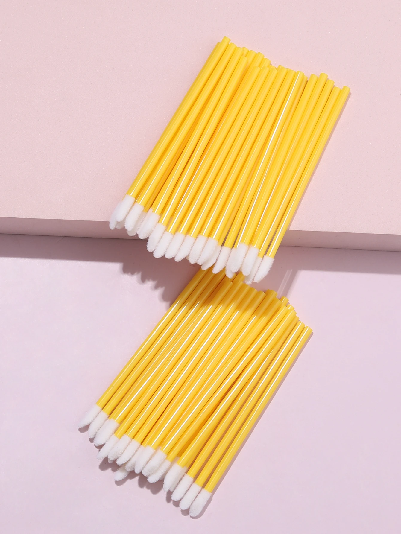 50 個使い捨てリップブラシまつげメイクブラシまつげエクステンションマスカラアプリケーター口紅ワンドセットメイクアップツール