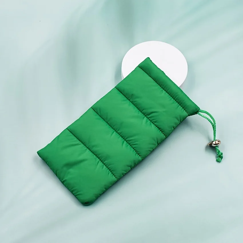 1 Stück Weiche Gesteppte Brillenhülle, Gepolsterte Schutztasche für Brillen mit Kordelzug, Tragbare Brillenaufbewahrungstasche für den Täglichen Gebrauch