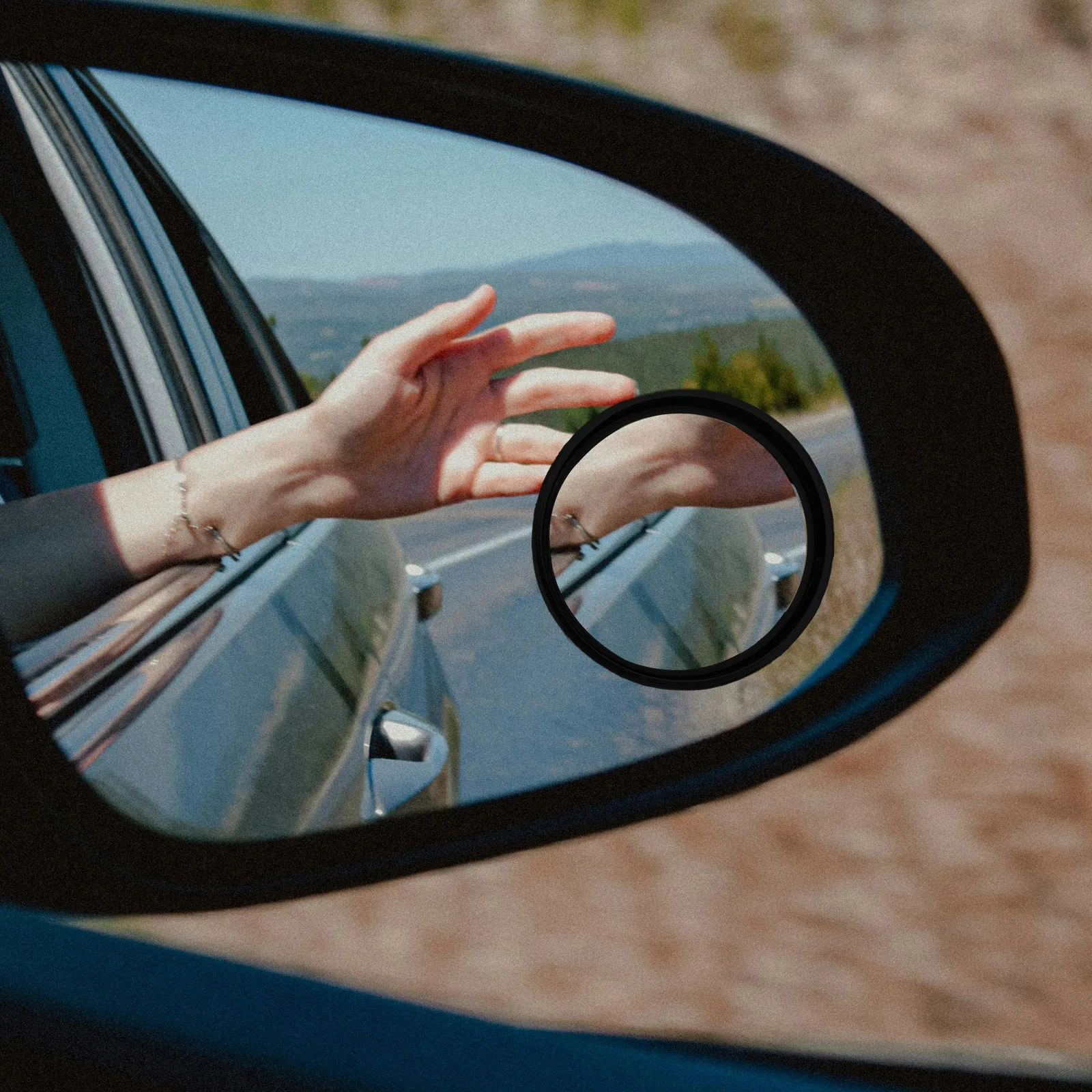 

1Pair Round Suction Cup Blind Spot Mirror 360 Degree Adjustable Convex Wide Angle Side Rearview Mirror Black for Cars Suv Trucks