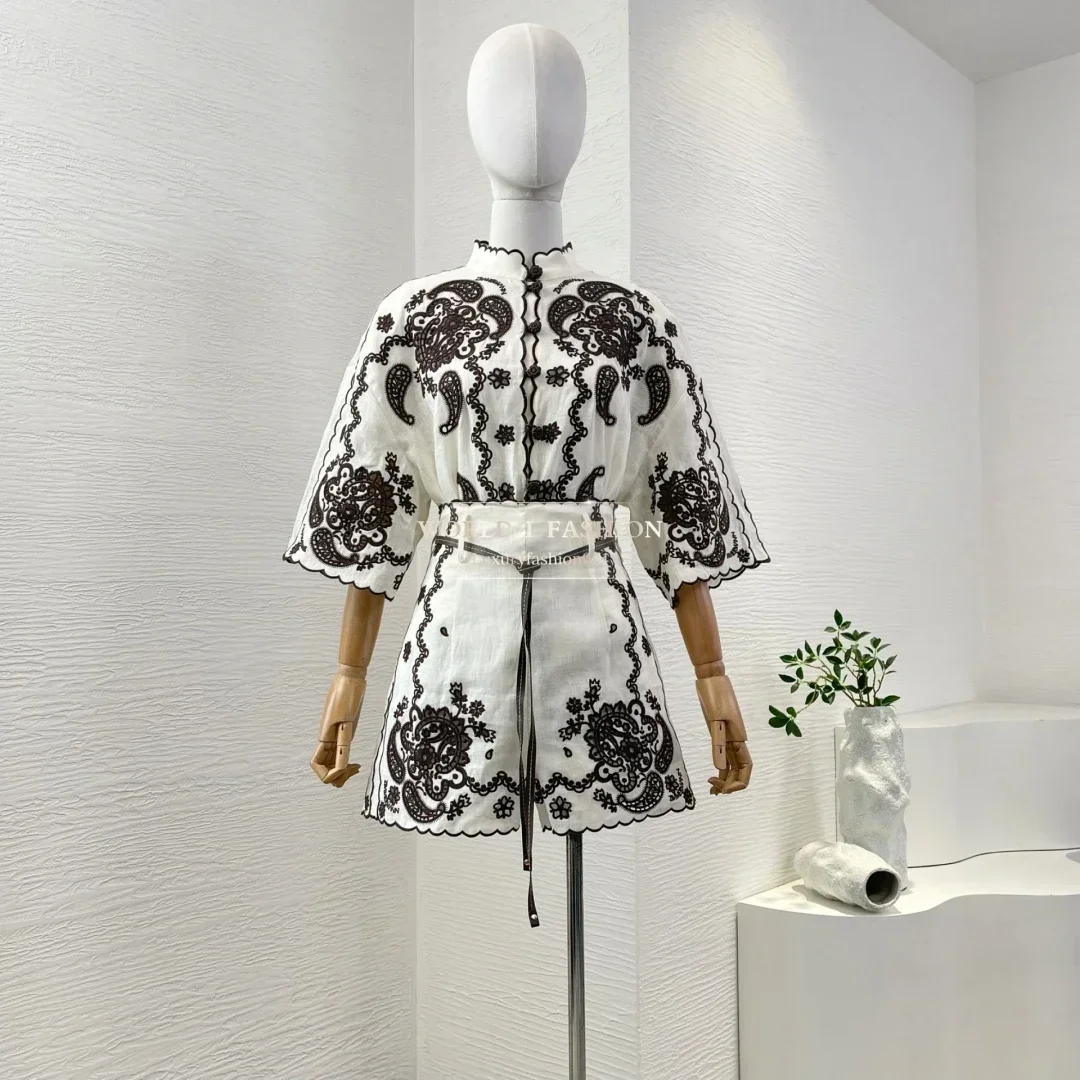 

High Quality Cream Colored Embroidery Paisley 3/4 Sleeve Blouse Tops and Shorts Set