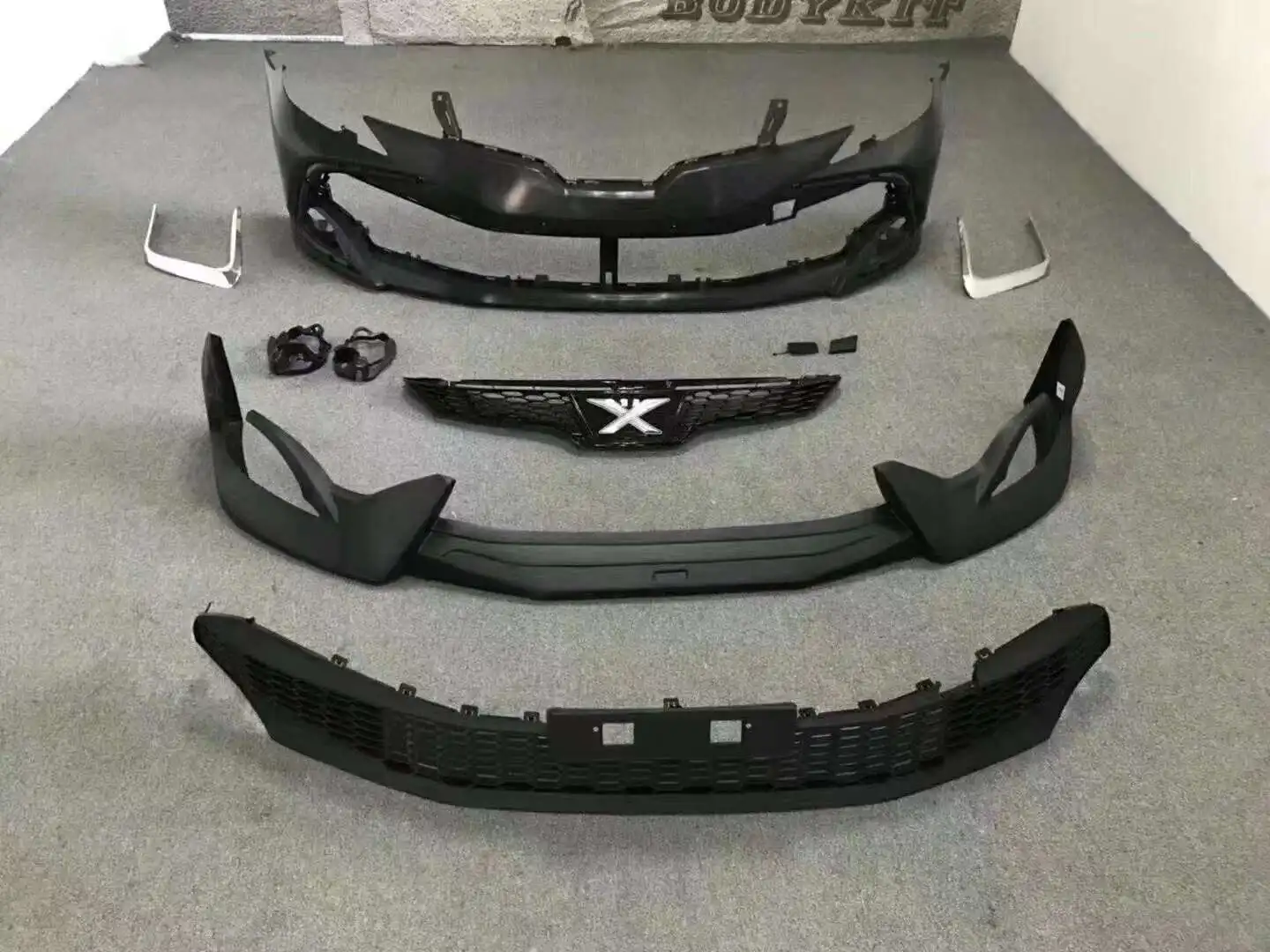 BETTER Factory Price Car Body Kits For Toyota Reiz 2010-2017 Upgrade 2018 Front Bumper With Front Lip