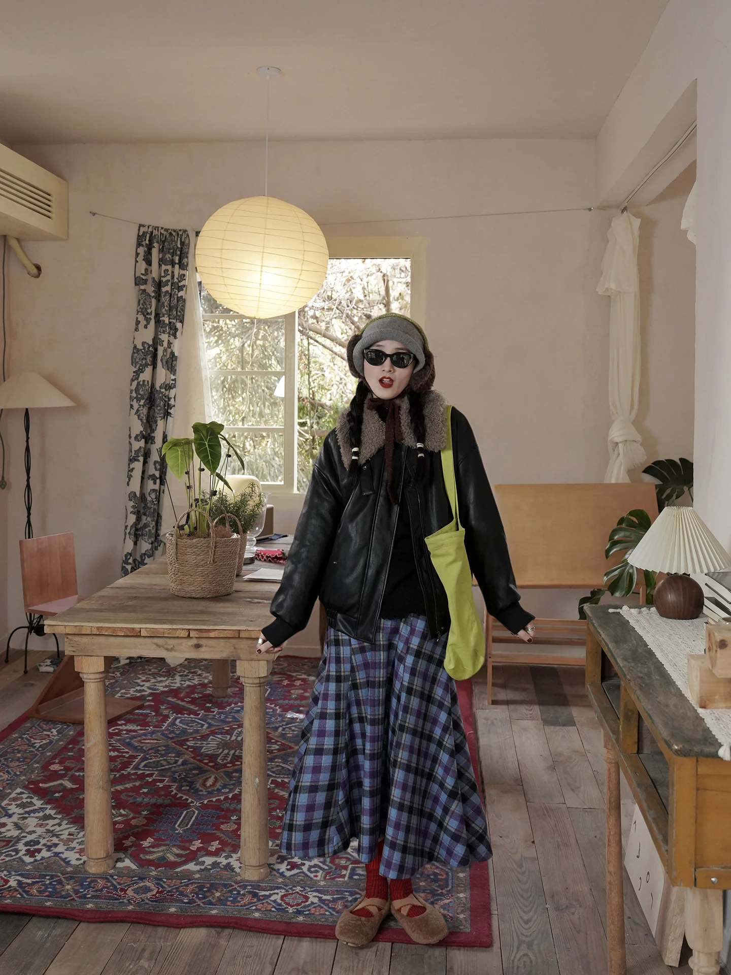 

Warmth Soft PU Leather Jaet with Cotton Inner And Faux Fur Collar Artistic Vintage Sle Youth Coat for Winter Season