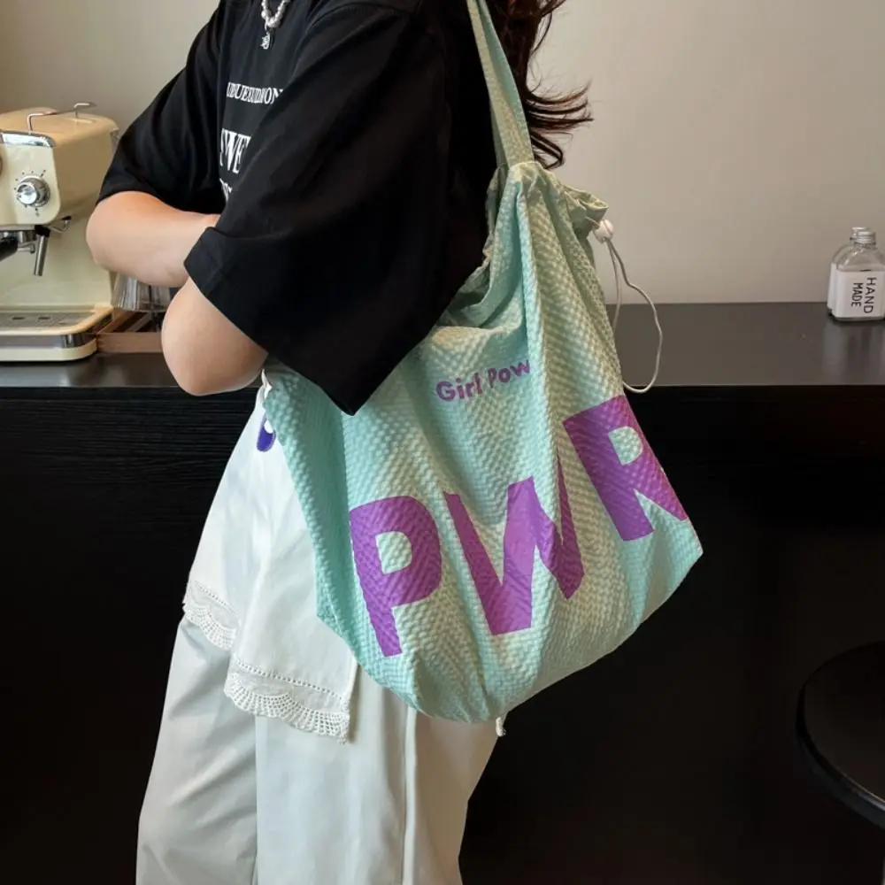 

Korean Style Woman's Shoulder Bag Lightweight Casual Large Capacity Handbags INS Portable Nylon Bucket Bag All-match Design