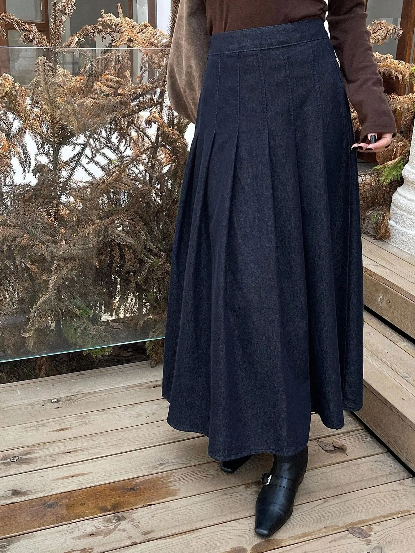 

Women's High-Waisted Pleated Denim Midi Skirt, Loose Fit, Dark Wash