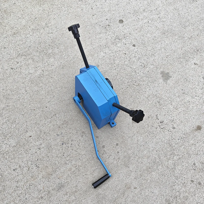 Manual Mini Metal Bending Machine Three Roller Driven Hand Crank Metal Rolling Bender Equipment For Sheet Metal Processing Shop