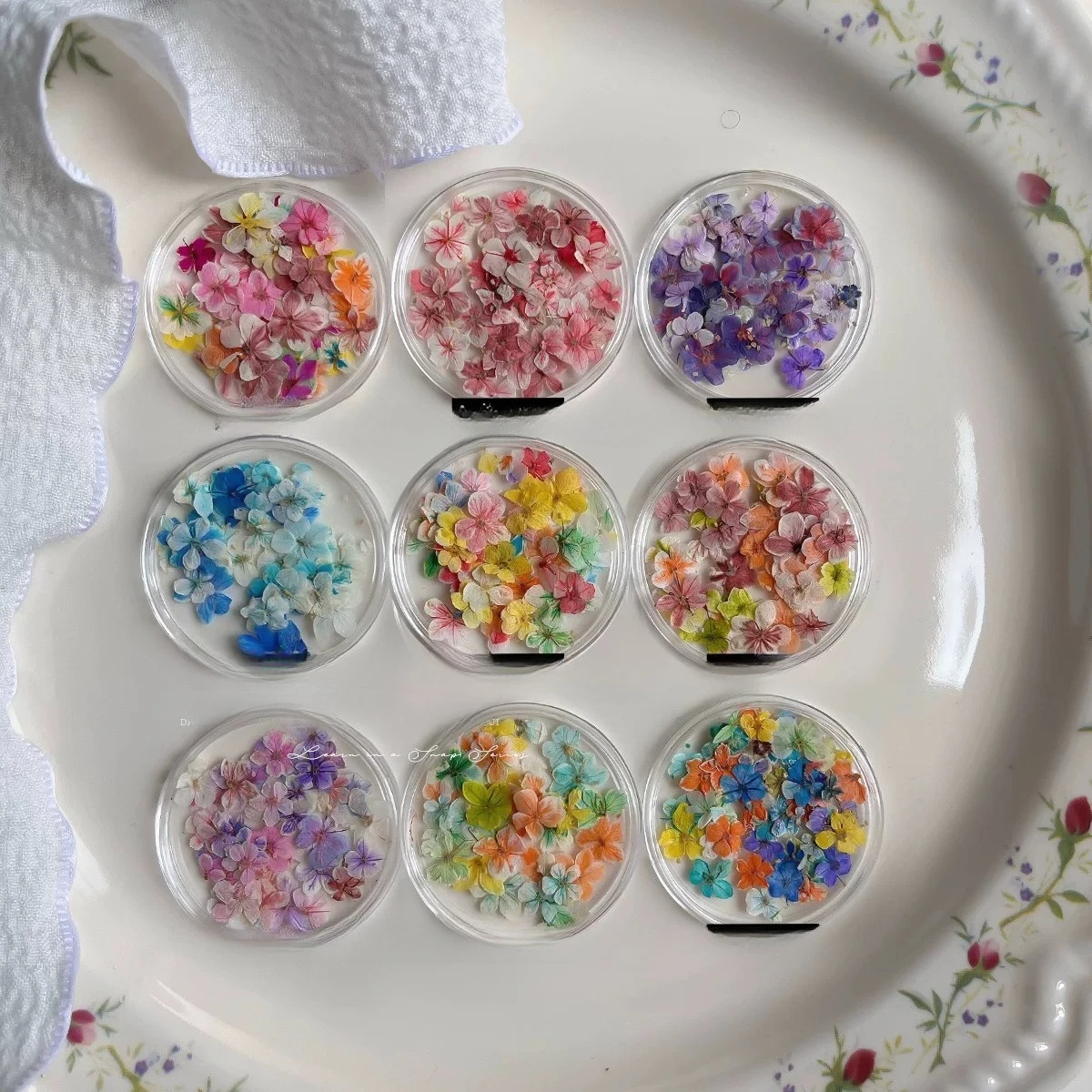 Summer Gradient Floral Nail Art Flower Charms Mixed Pressed Flowers Handmade DIY Decoration Boxed Wearable Nail Accessories
