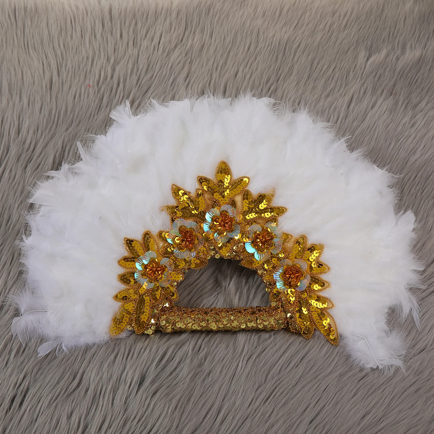 Pengantin elegan pernikahan berwajah ganda memegang kostum kipas bunga plum kipas pertunjukan tari kipas Halloween