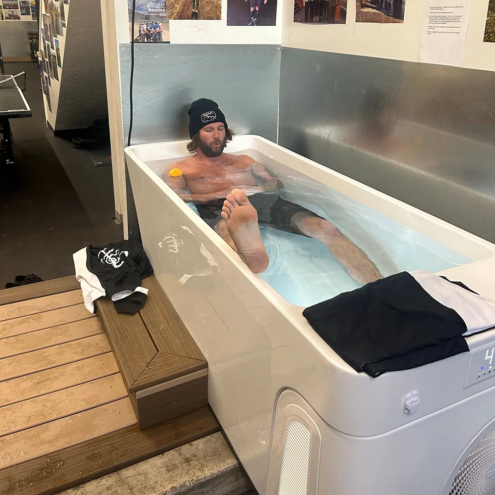 Sports Recovery Ice Bath Tub Wifi APP Control Acrylic Cold Plunge All in Bathing Athlete Spa Bathtub