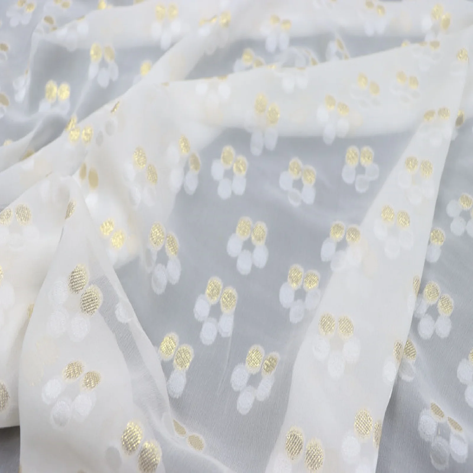 New Arrival Fashion White Pure Silk Jacquard Metallic Fabric Lurex Gold Flowers for Lady Saree Scarves Shirt Pants