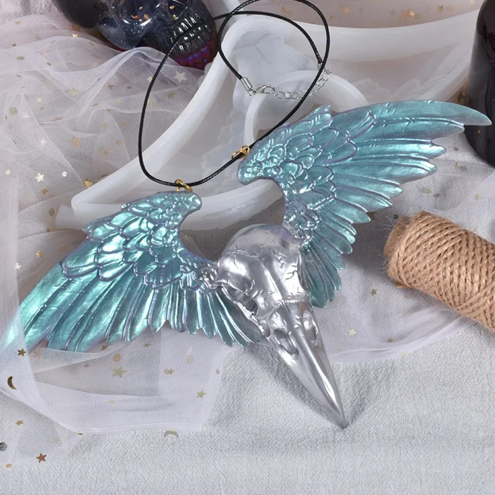 

DIY in stock Silicone Mold Crow Skull Gothic Style Skeleton Hallowmas Home Hanging Eagle Wings Pendant Jewelry Making Molds