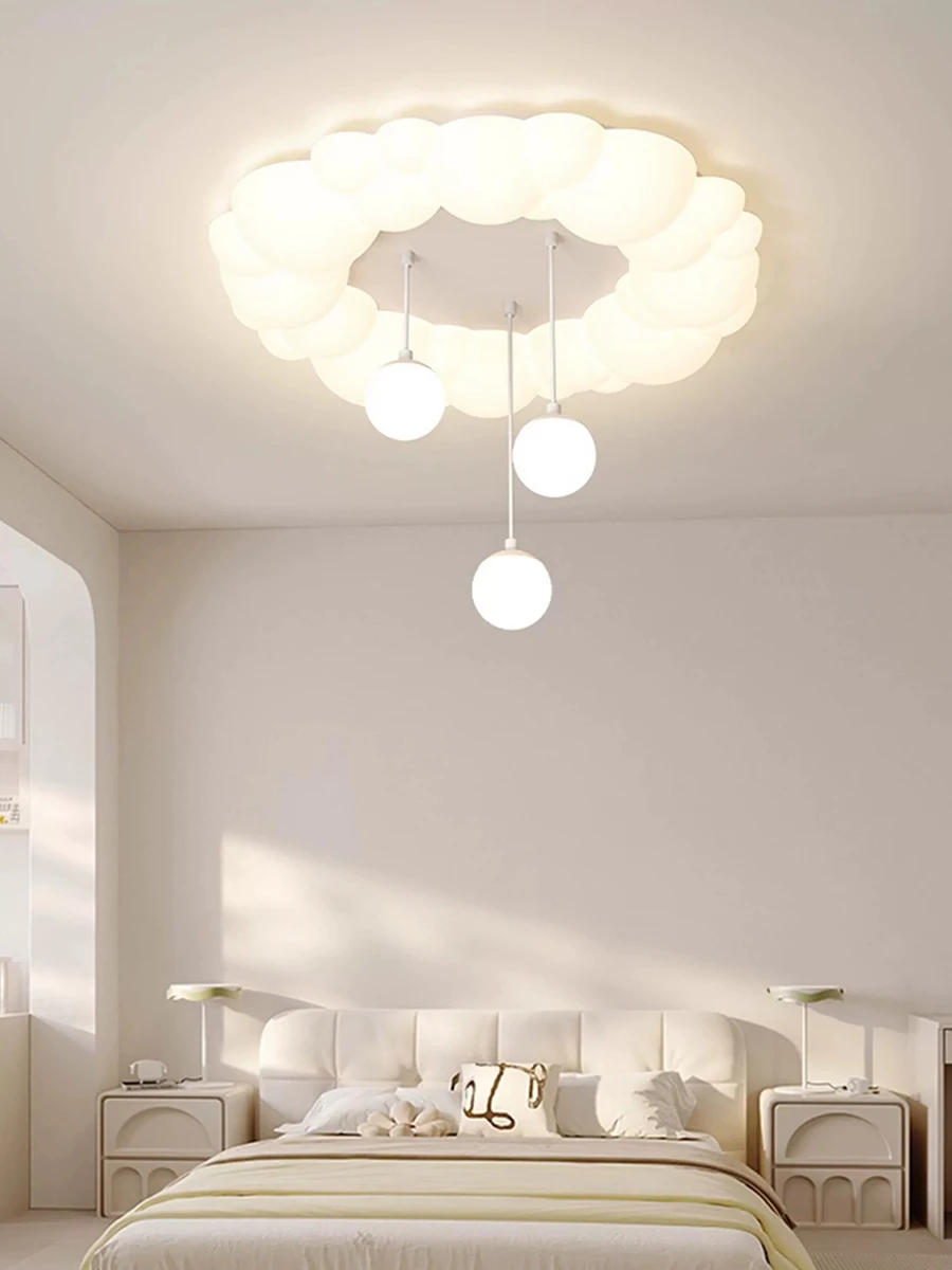 French cream-style bear ceiling lamp: bubble cloud-shaped lighting suitable for master bedrooms and children's rooms