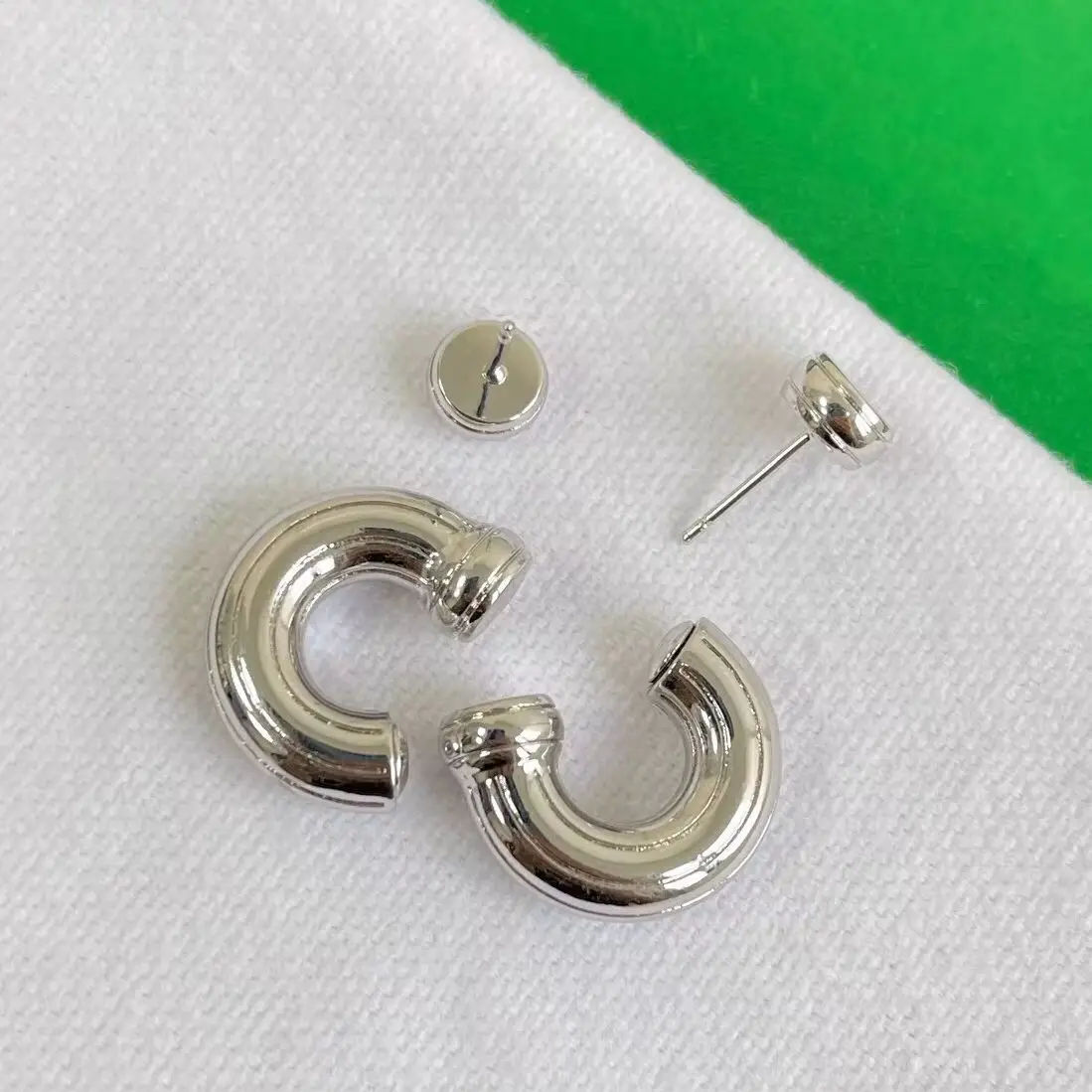 

Europe Famous Designer Brand Silver Colour C-shaped Semicircle Earring Women Top Quality Jewelry Trend