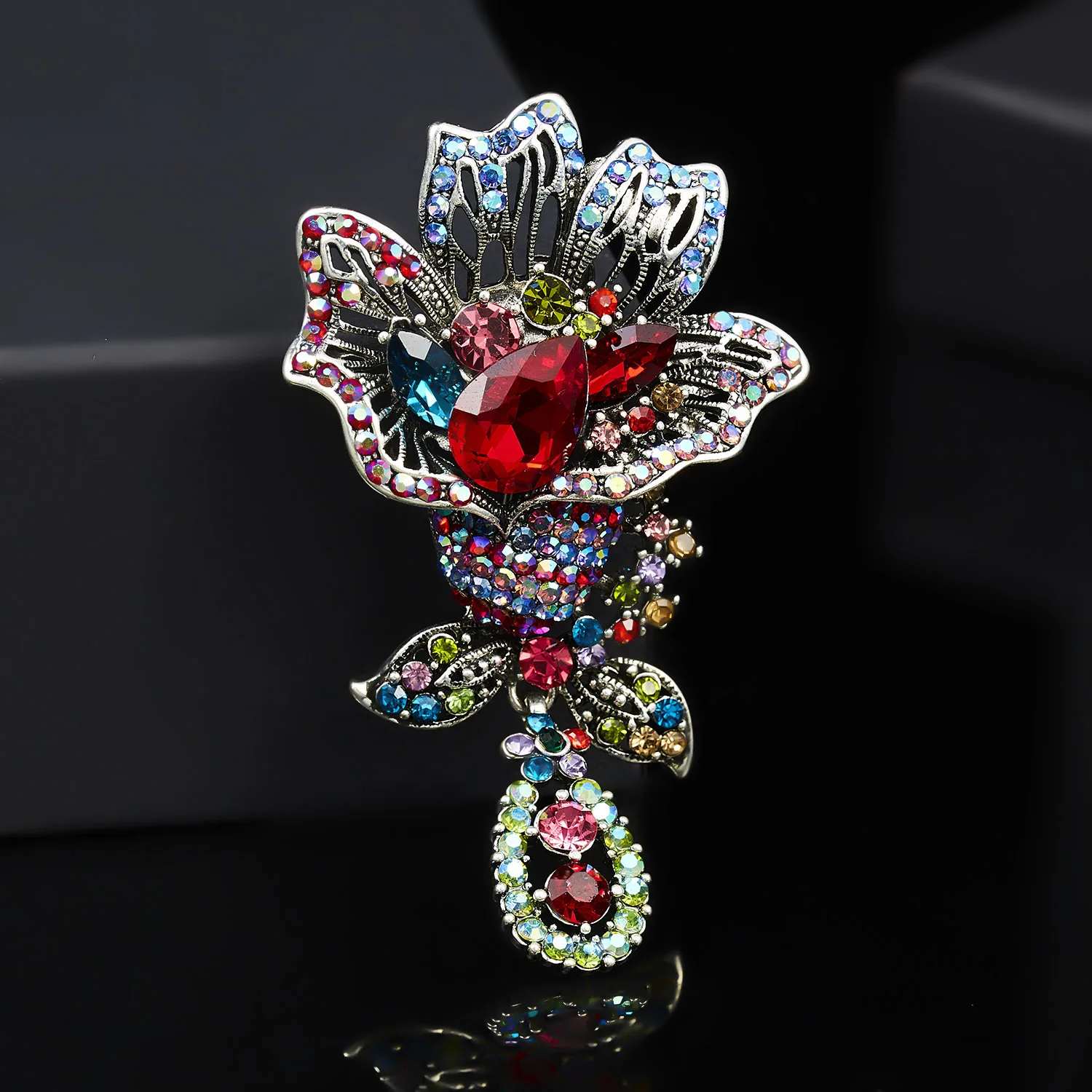 SKEDS Luxury Full Crystal Baroque Brooches Pins For Women Fashion Rhinestone Classic Big Badges Vintage Lady Party Banquet Pin