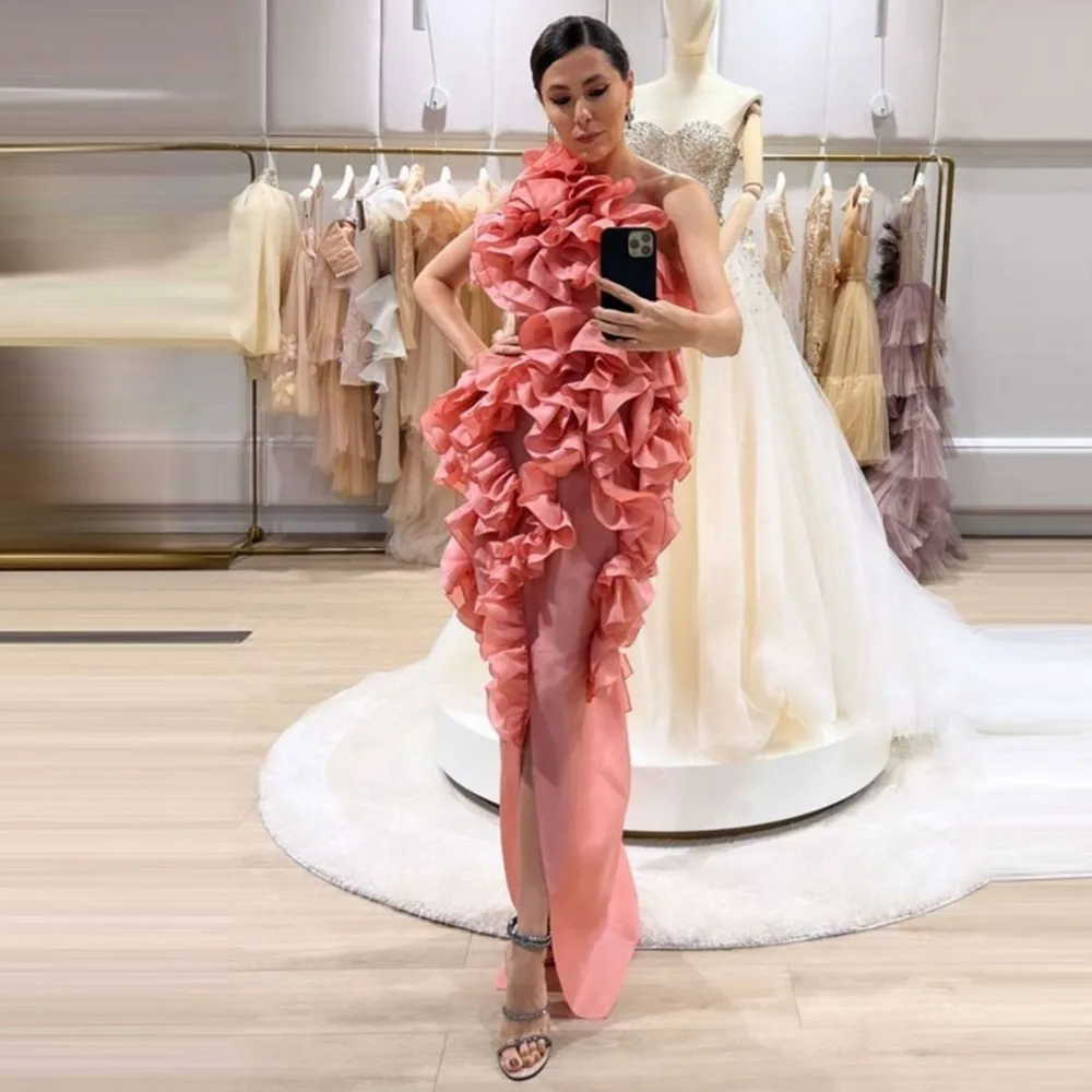 

Pink One Shoulder Sheath Prom Dresses Ruffles High Slit Evening Party Dress Floor Length Formal Occasion Maxi Gowns
