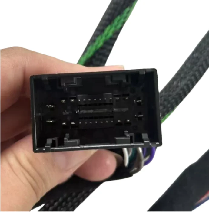 1PCS is suitable forNew model of Ben-z series system power amplifier car audio modification dedicated car straight-through cable