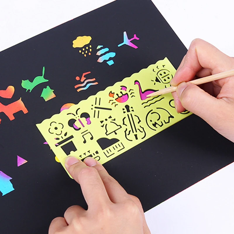 50pcs 어린이 스크래치 종이 장난감 16K/32K 드로잉 템플릿 무지개 다기능 스크래치 페인팅 장난감 어린이를위한 DIY 종이 TMZ
