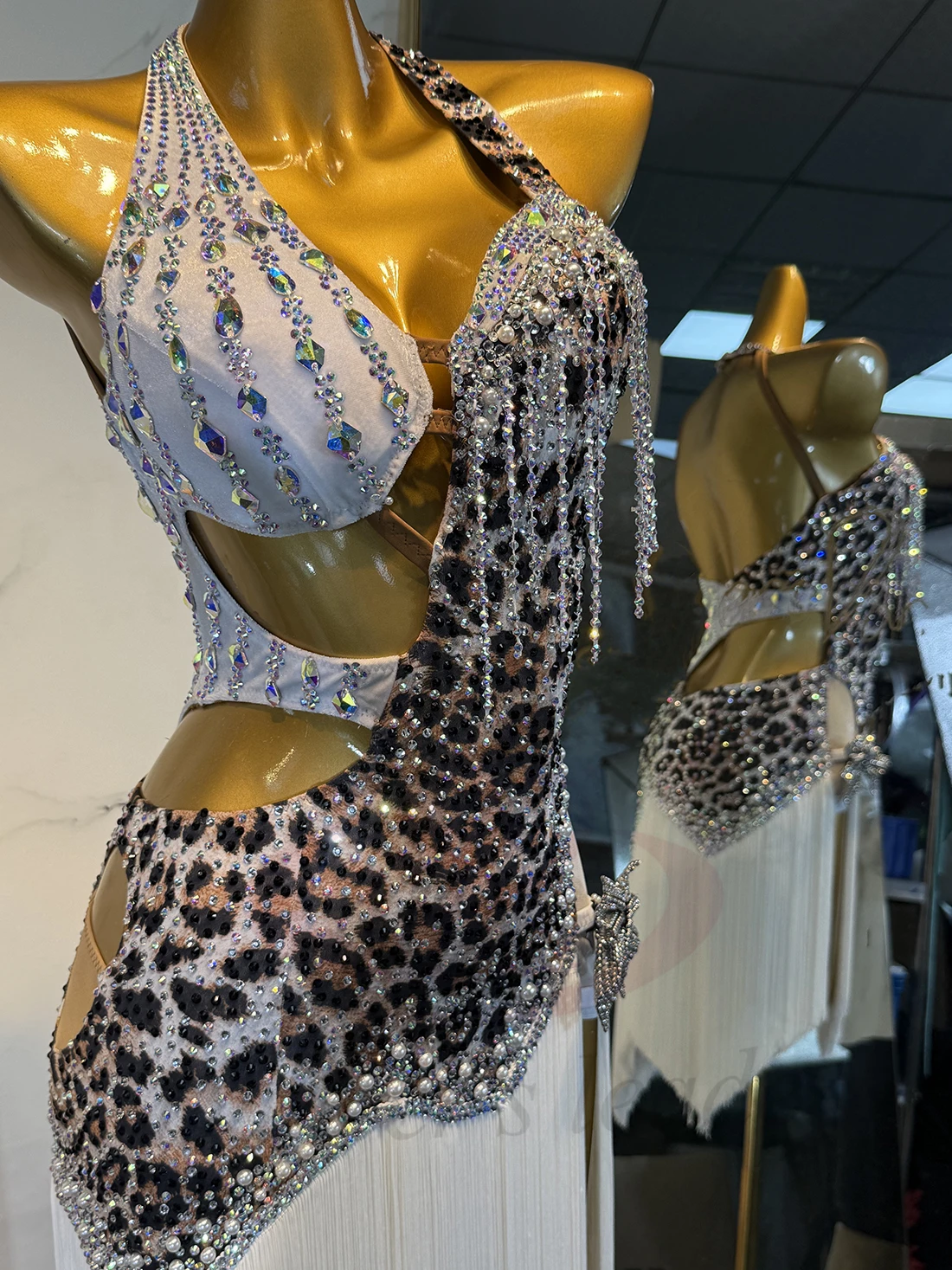 

Платье для латинских танцев для взрослых и детей, высококачественное платье со стразами на заказ, винно-красные рукава-трубы, современная женская одежда для вальса