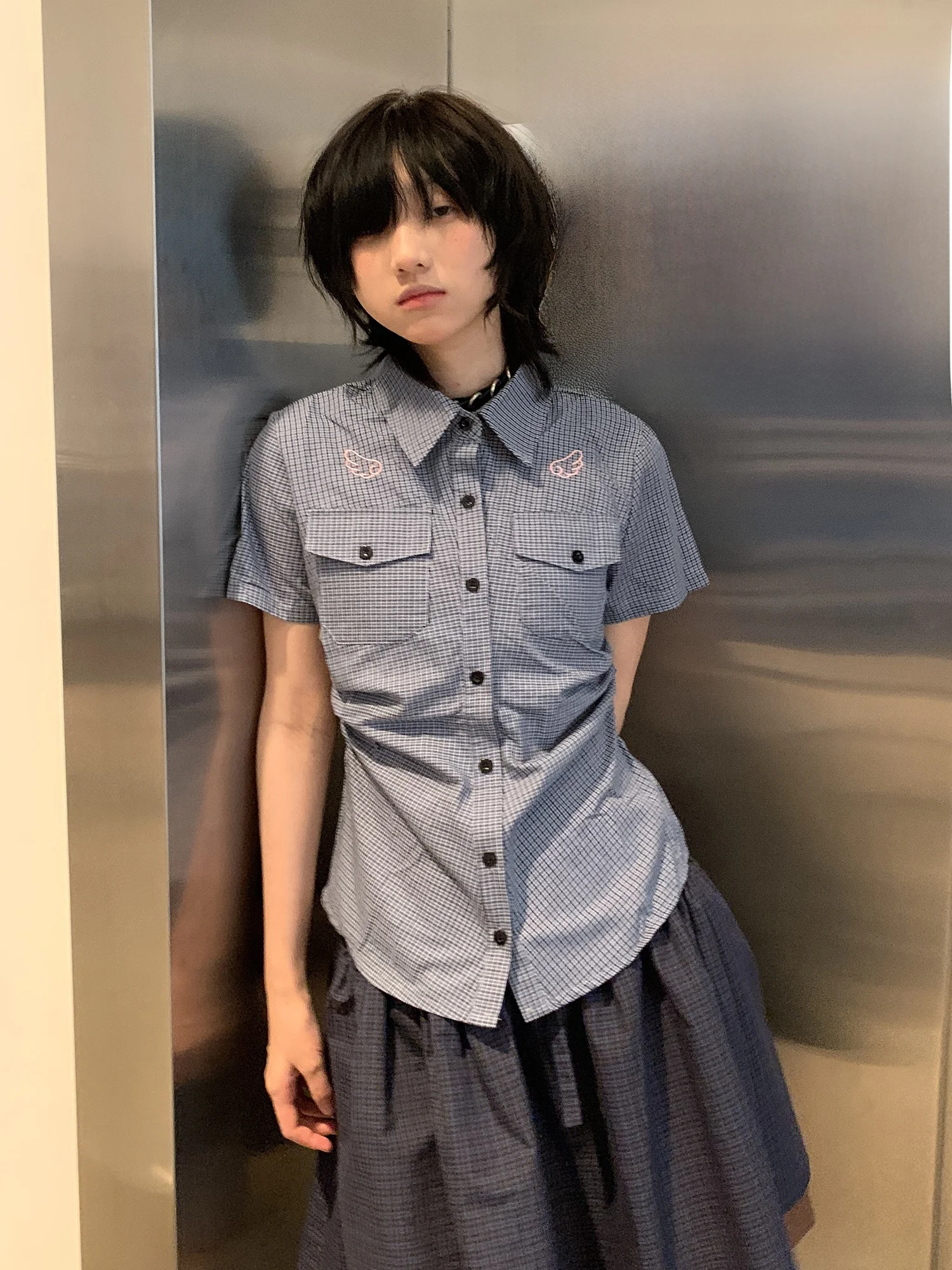 

Женская модная летняя рубашка из чистого хлопка с вышивкой в стиле Shadow Planet Academy, с коротким рукавом и воротником, с эффектом утяжки на талии