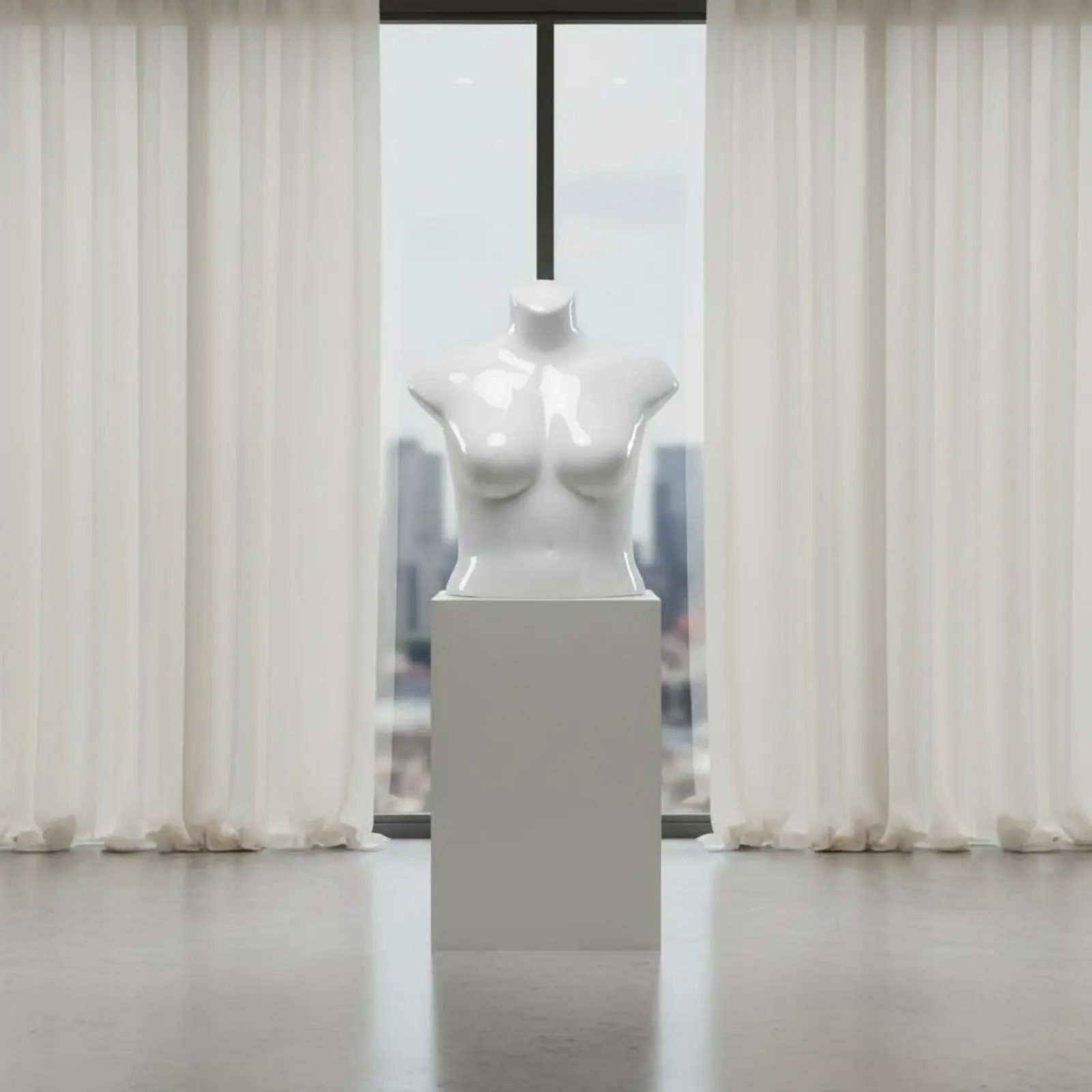 Maniquí torso femenino talla grande para escaparates de mascotas - imagen 5