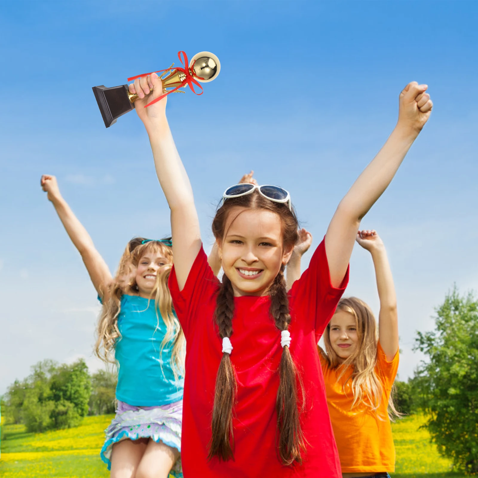 

Металлический трофей для спортивных мероприятий, достижений в академической сфере, признания и будущих достижений