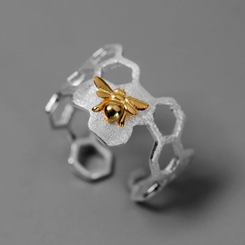 Honeybee Nest Opening for Women Hollow Out Geometry Bee Ring Accessories Fashion Ladies Party Jewelry Gifts Wholesale