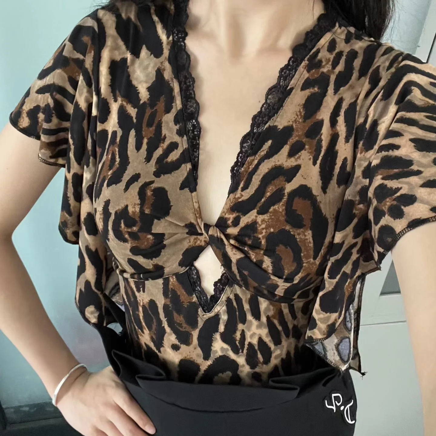 

2026 Latin Dance Clothes Ballroom Dance Short Sleeves V Neck Tops Adult Waltz Dance Practice Clothing Leopard Bodysuit DNV26000