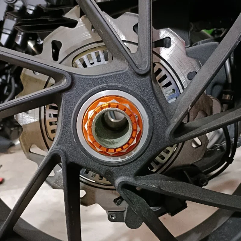 Cubierta de tuerca eje rueda trasera motocicleta, cubiertas tornillos decorativas, accesorios aptos para Qianjiang S