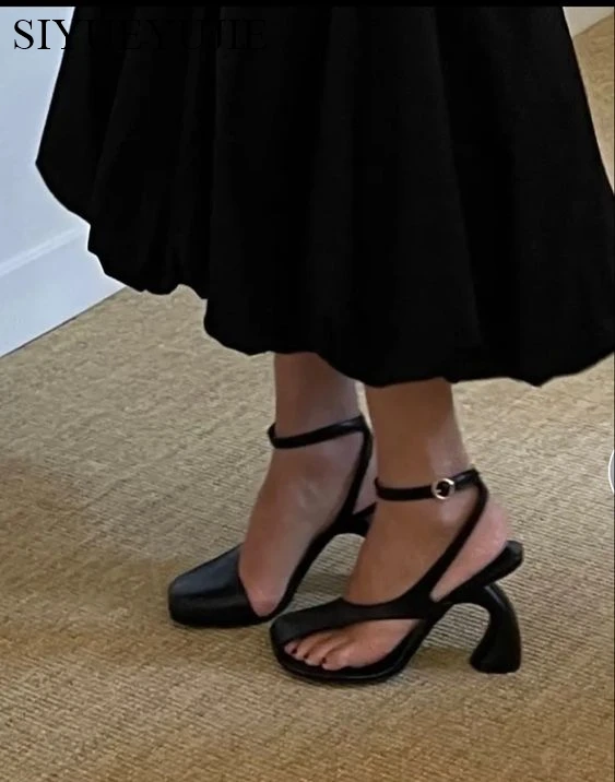 Sandalias romanas de punta redonda para mujer, zapatos de tacón alto con hebilla, cuero genuino, a la moda, novedad de verano, 2024