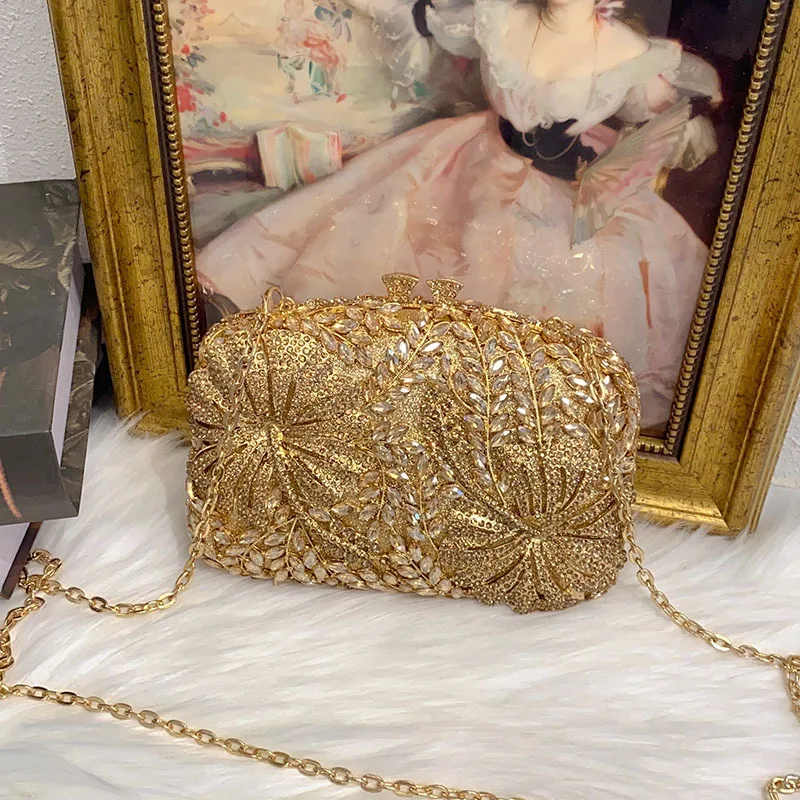 Shiny diamond-encrusted flower exquisite empty hard box clutch women's bag