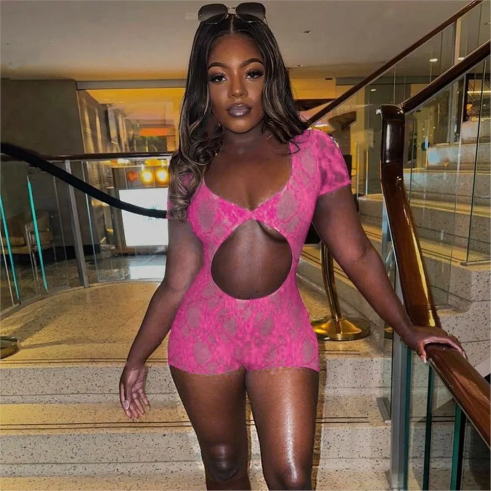 ملابس نسائية مثيرة شفافة من خلال الدانتيل مجوفة للنساء بلون سادة وأكمام قصيرة ومزاج ضيق عصري