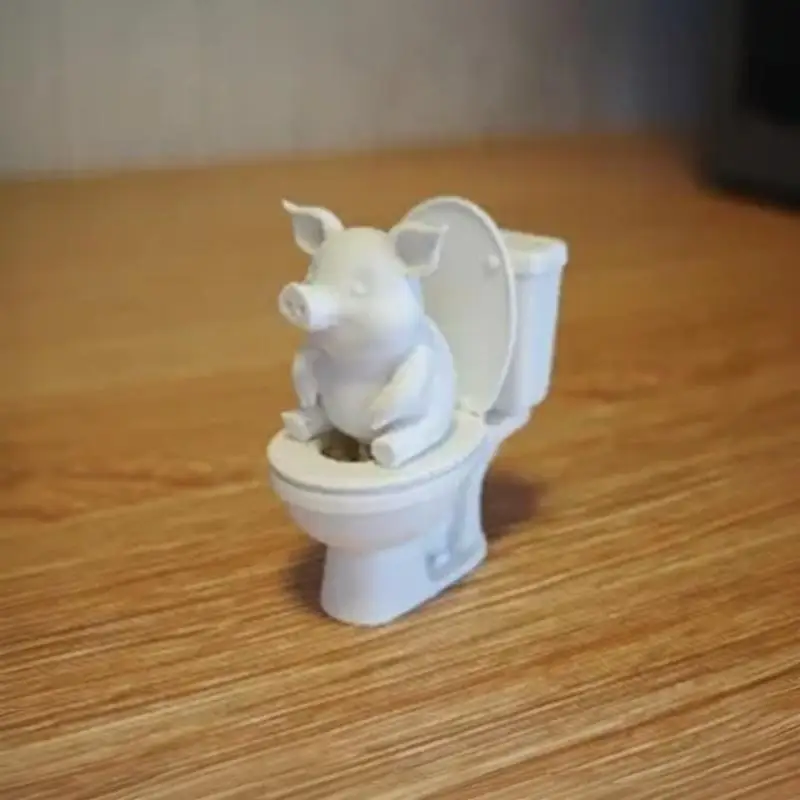 Creativity 3D Printing Fun Little Pig Sitting On Toilet Statue Table Home Office Desk Decoration