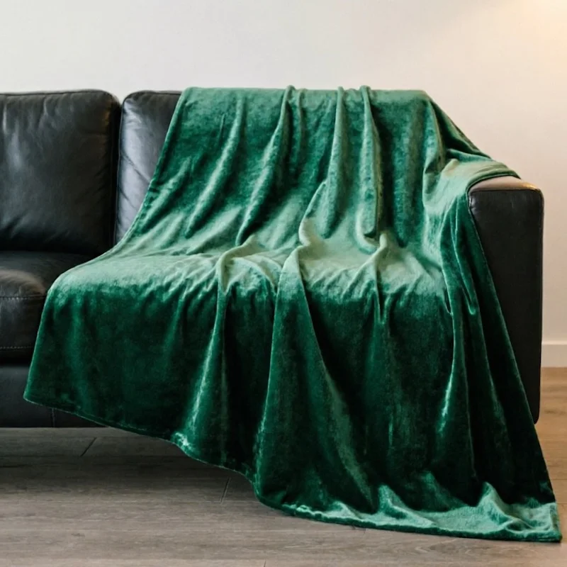 How to Style a Throw Blanket on a Sofa: The Ultimate Guide to Cozy Elegance